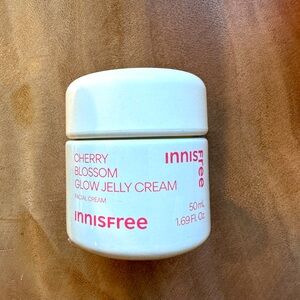 Innis Free Cherry Blossom Glow Jelly Cream